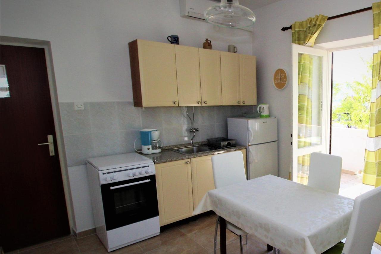 Apartments And Rooms With Parking Space Pag - 13060 Pag Town Eksteriør billede