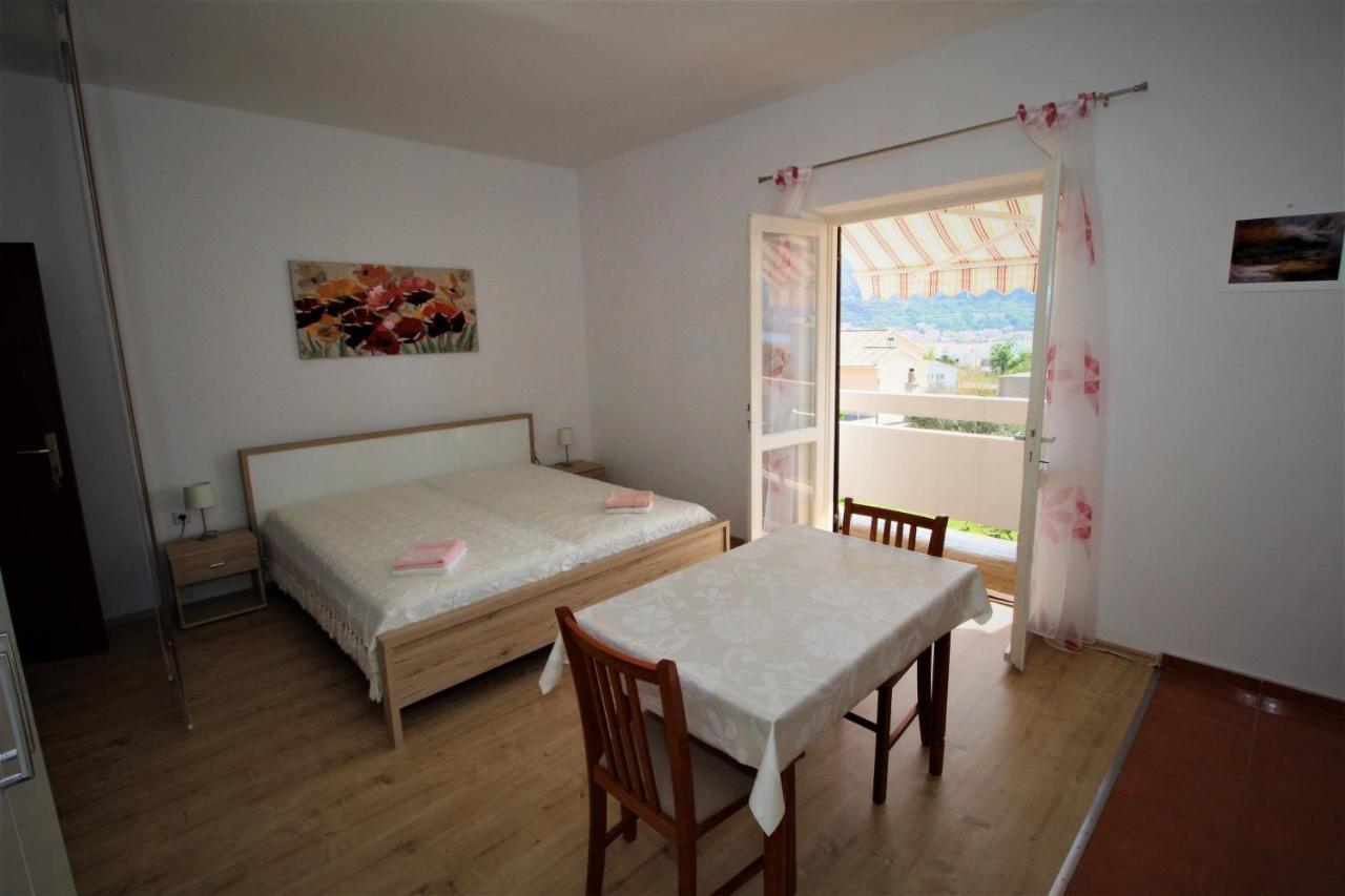 Apartments And Rooms With Parking Space Pag - 13060 Pag Town Eksteriør billede