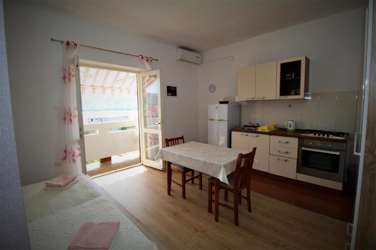 Apartments And Rooms With Parking Space Pag - 13060 Pag Town Eksteriør billede